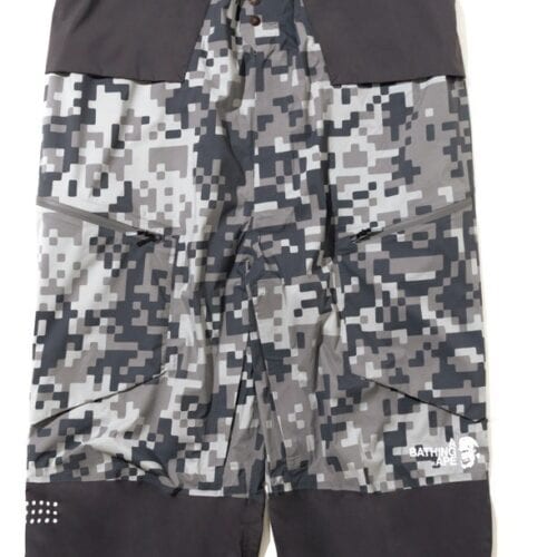 倉石一樹氏とA BATHING APE®の新コレクション／UAP CAMO SHARK SNOWBOARD OVERALLS