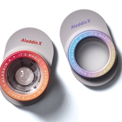 Aladdin XのモバイルプロジェクターAladdin Poca