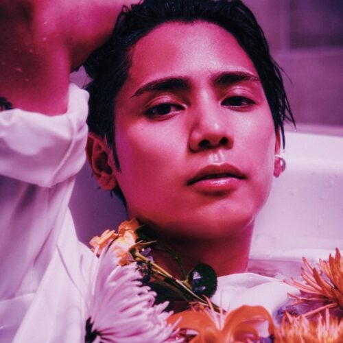 神谷健太のデトックスは「日本酒をかぶる」こと？故郷・沖縄への愛と、30代を軽やかに生きる“なんくるないさ”の哲学