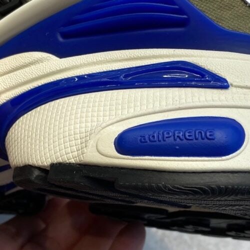 Pharrell Williams × adidas（ファレル・ウィリアムス × アディダス）のジェリーフィッシュ 