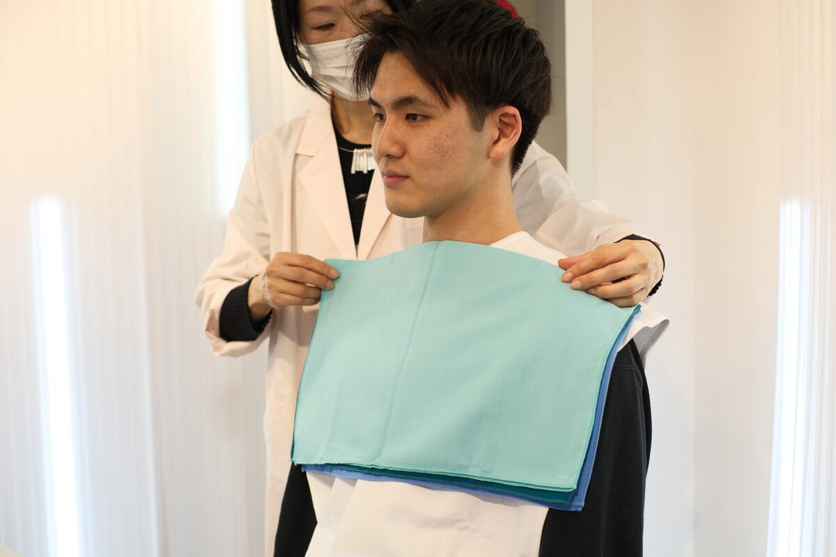 【独占】Tinder中の人が教える「2026年の出会い方」。ミュージック&占星術モードで、アプリ疲れを防ぐ“自分流”の恋活術