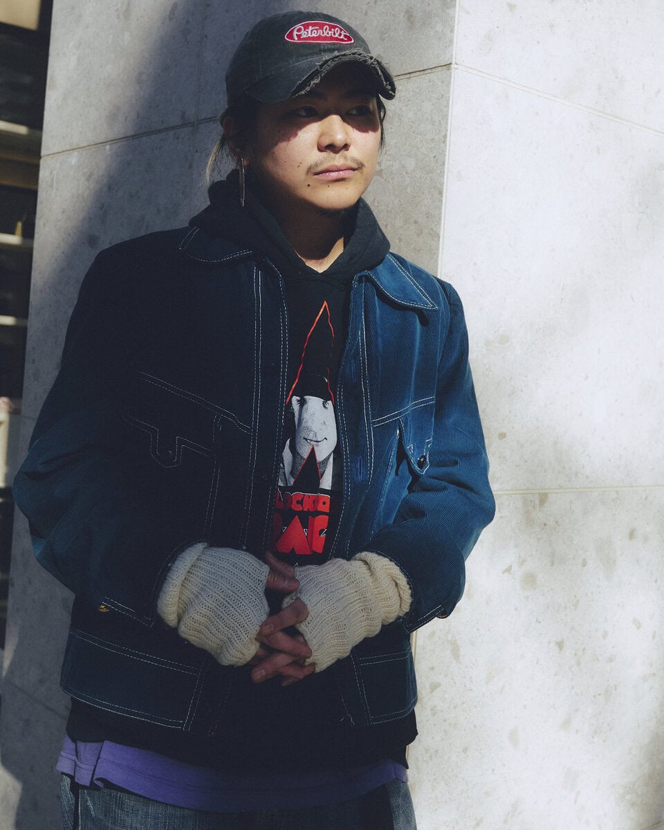 【スナップ】主張の強すぎない挿し色を随所に効かせた上級者コーデ