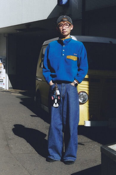 【スナップ】休日散歩スタイルはフリース&デニムと青系統でまとめて