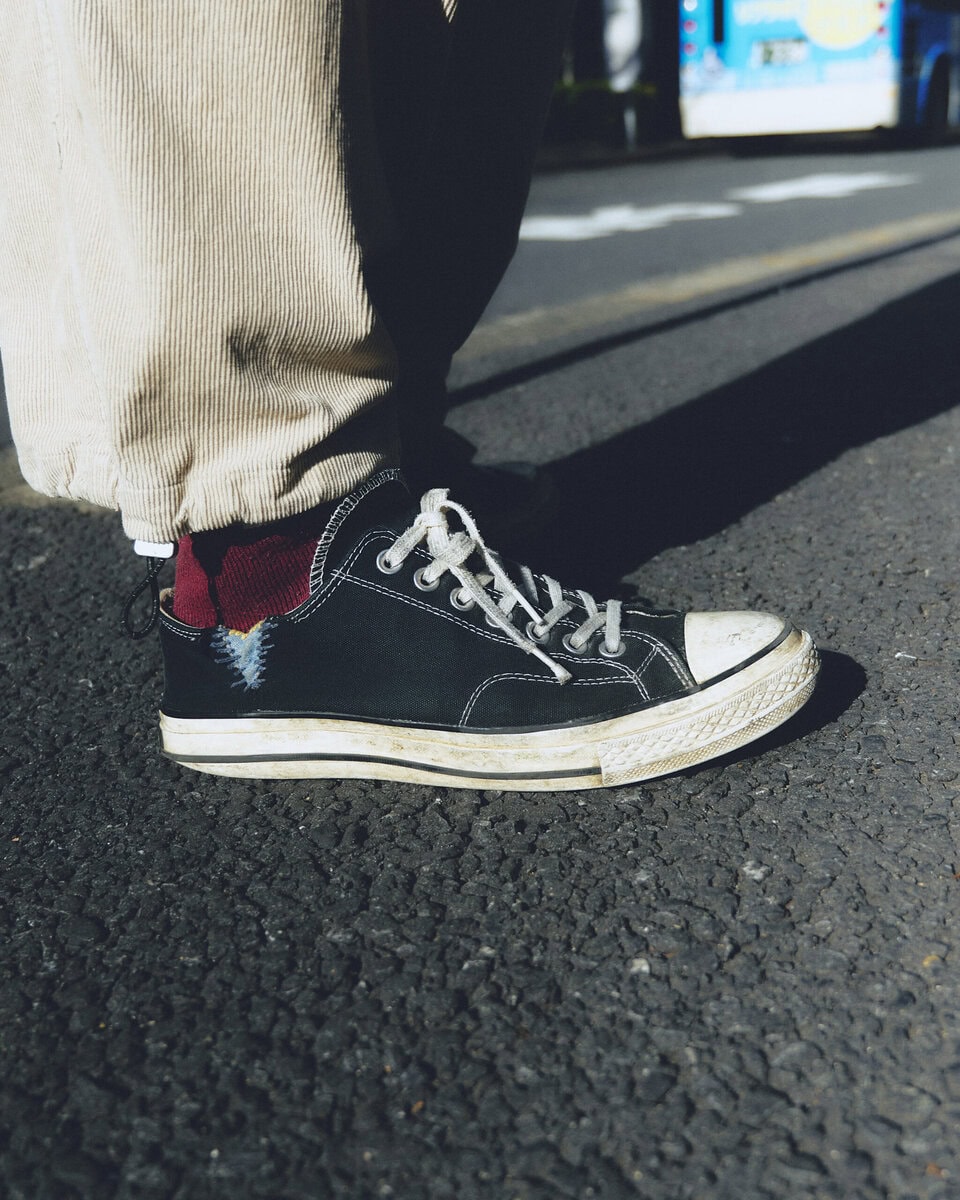 【スナップ】古着コーデの足元はやはりコンバースが常道