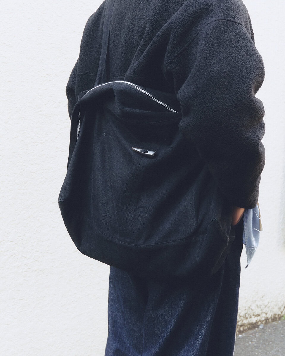 【スナップ】寒いので(?)とにかくレイヤード!ユニークなサングラスにも視線集中