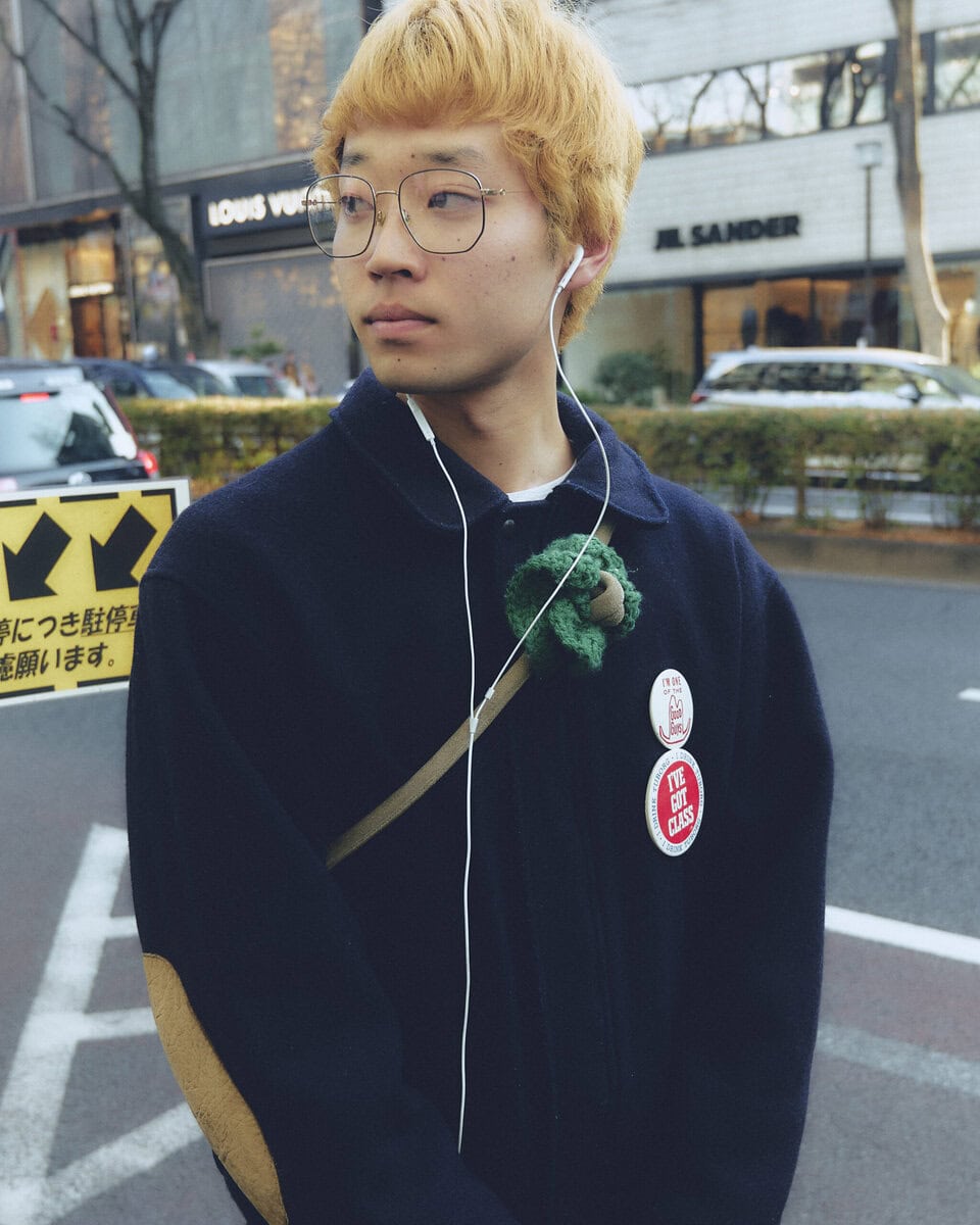 【スナップ】天気がいい日は明るいカラーを足元に入れるというライフハック