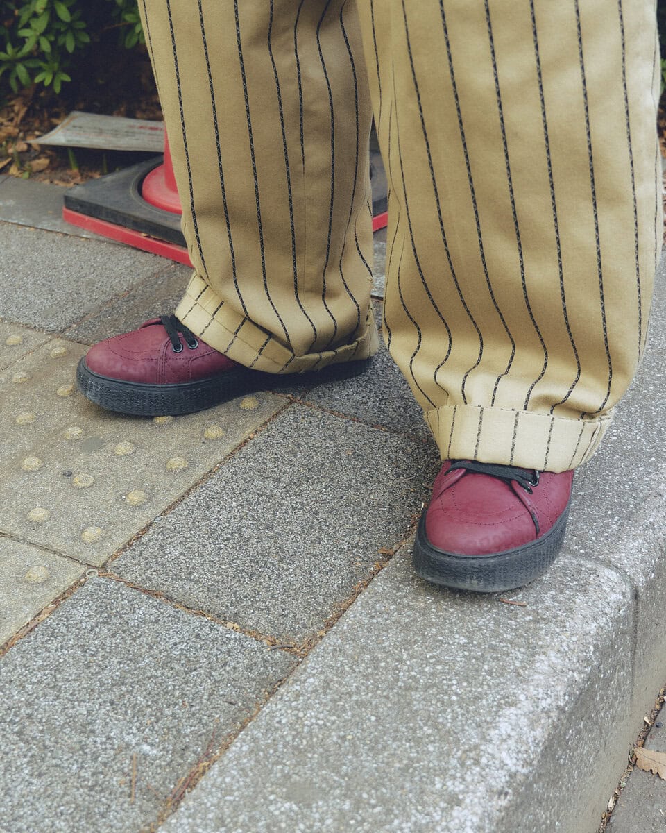 【スナップ】天気がいい日は明るいカラーを足元に入れるというライフハック