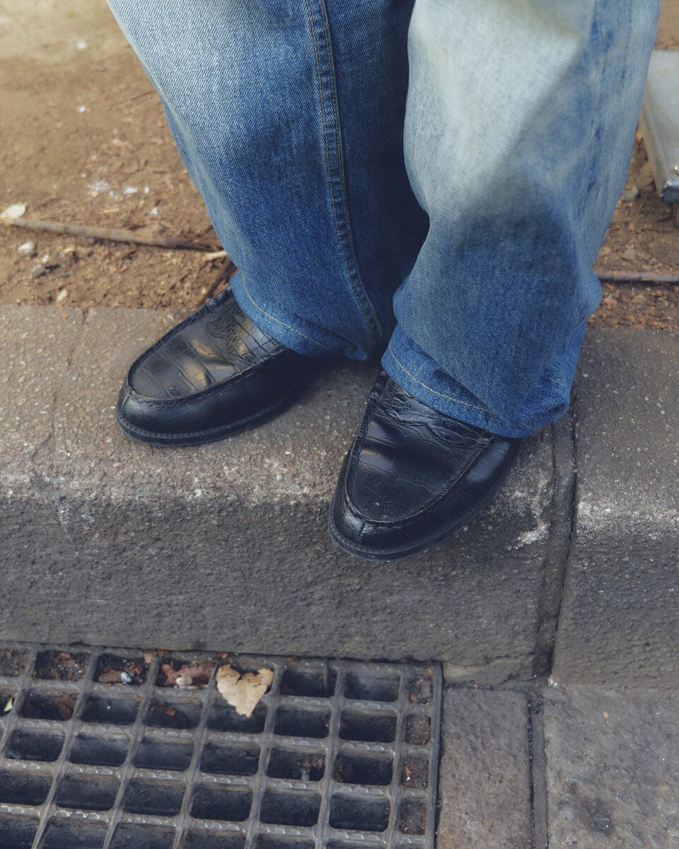 【スナップ】ブレインデッドのジップフーディ―とデニムパンツを「スタイリッシュに」