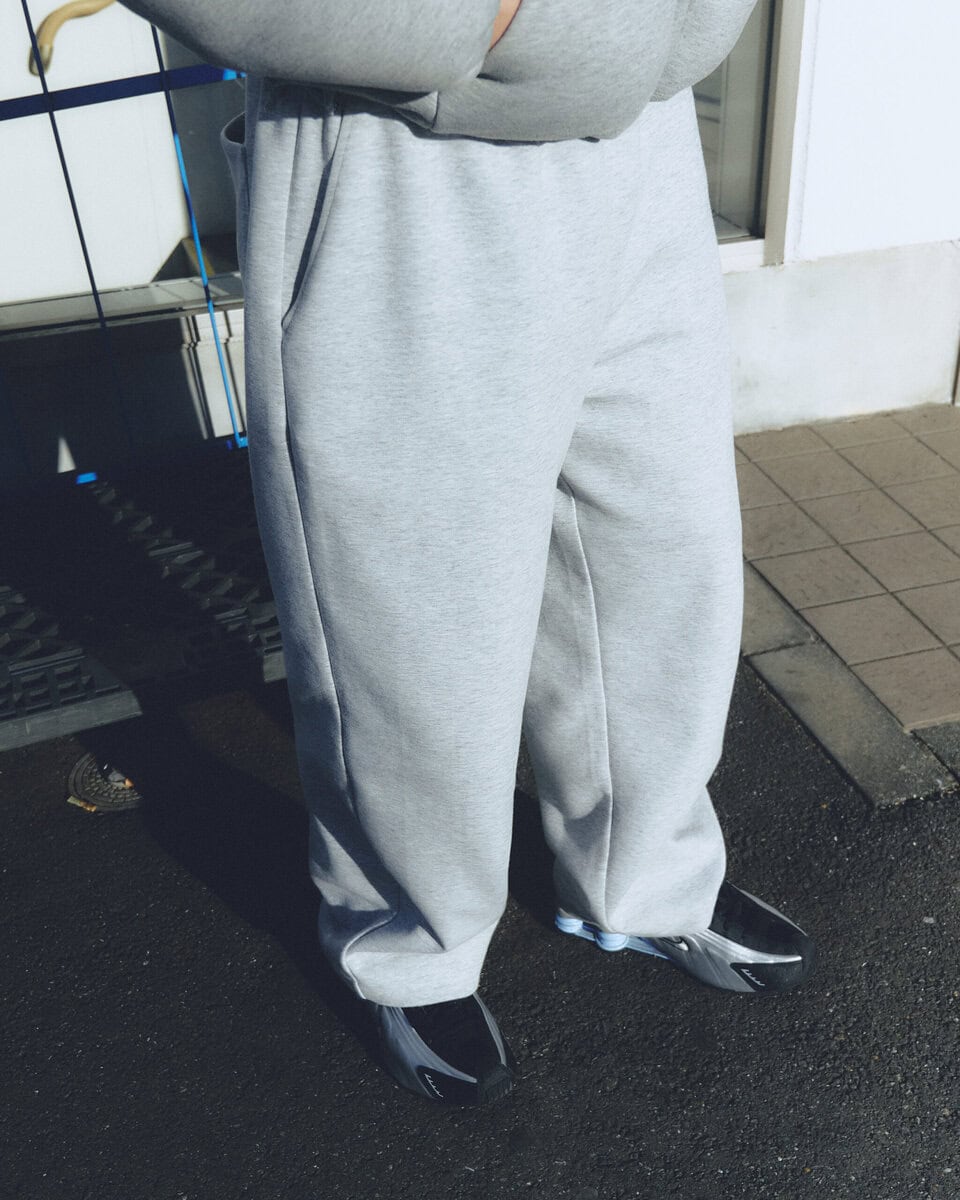 【スナップ】全身グレーでも…部屋着感が出ないようにしたポイントとは