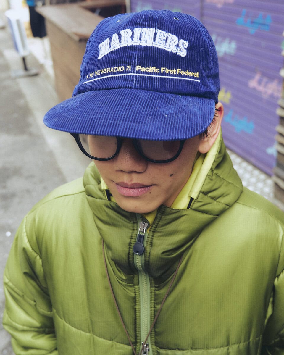 【スナップ】キャップとコーデュロイパンツの色合わせがポイント