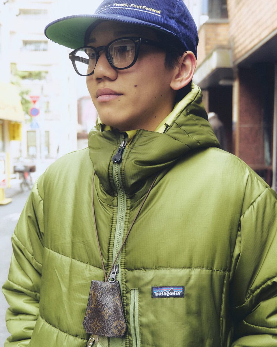 【スナップ】キャップとコーデュロイパンツの色合わせがポイント