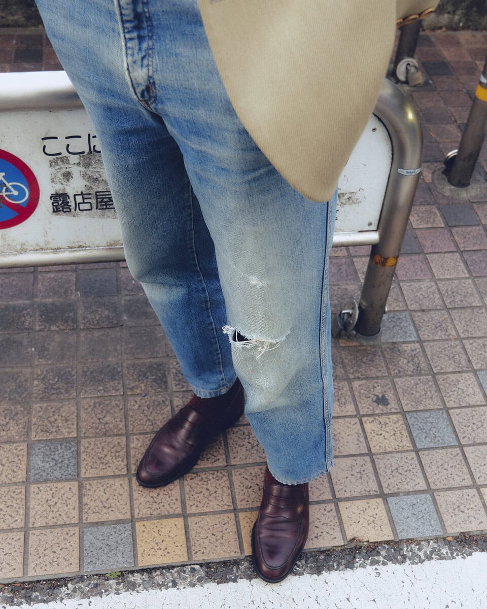 【スナップ】色を合わせたスカーフとシューズをベースにスタイリングを構築