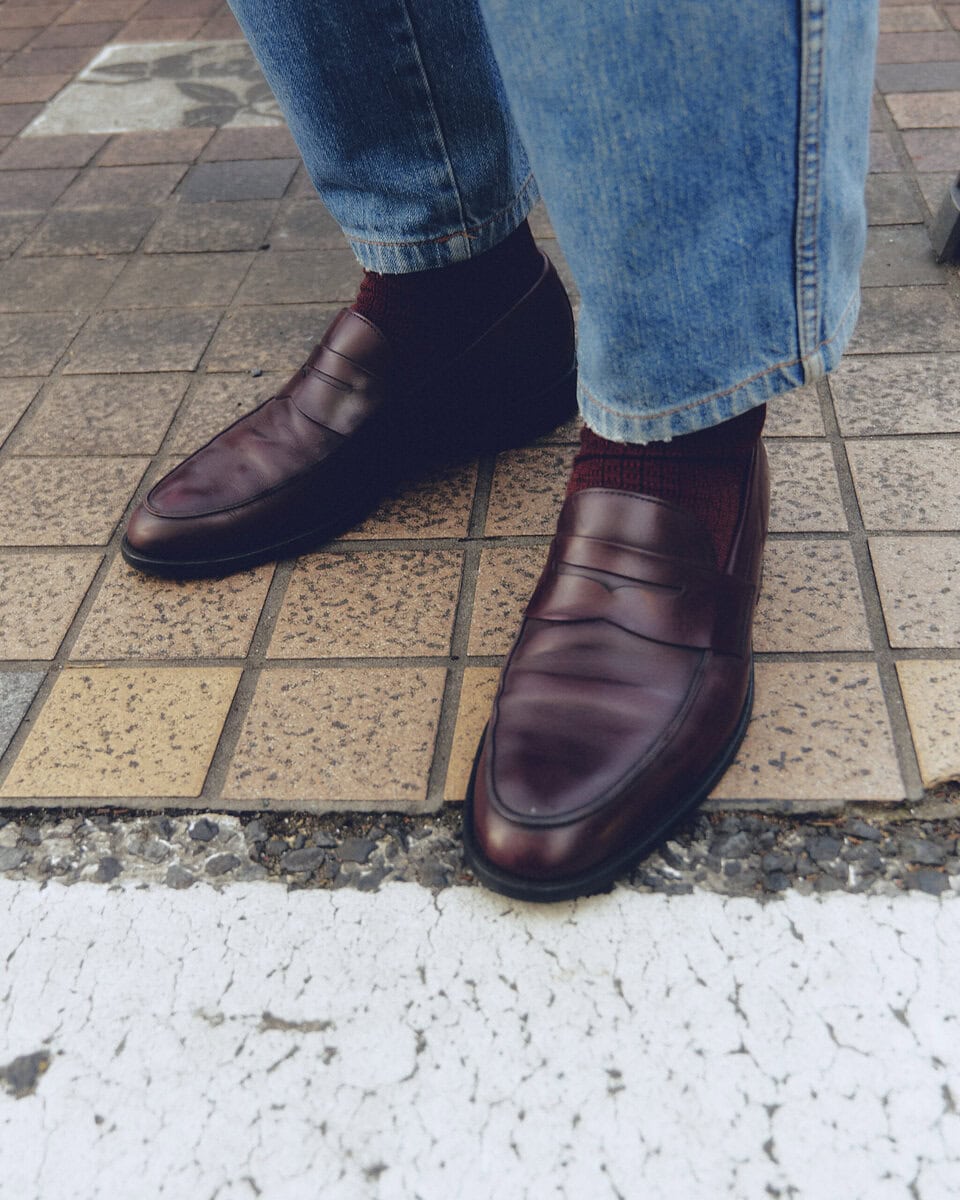 【スナップ】色を合わせたスカーフとシューズをベースにスタイリングを構築