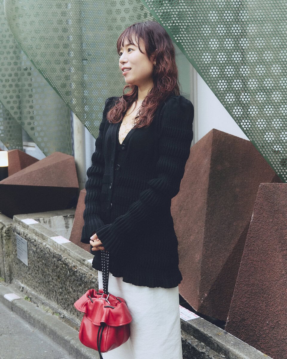 【スナップ】feticoメインのコーデにアイコニックなバッグを添えて