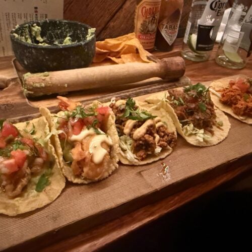 ワカモレつきタコス