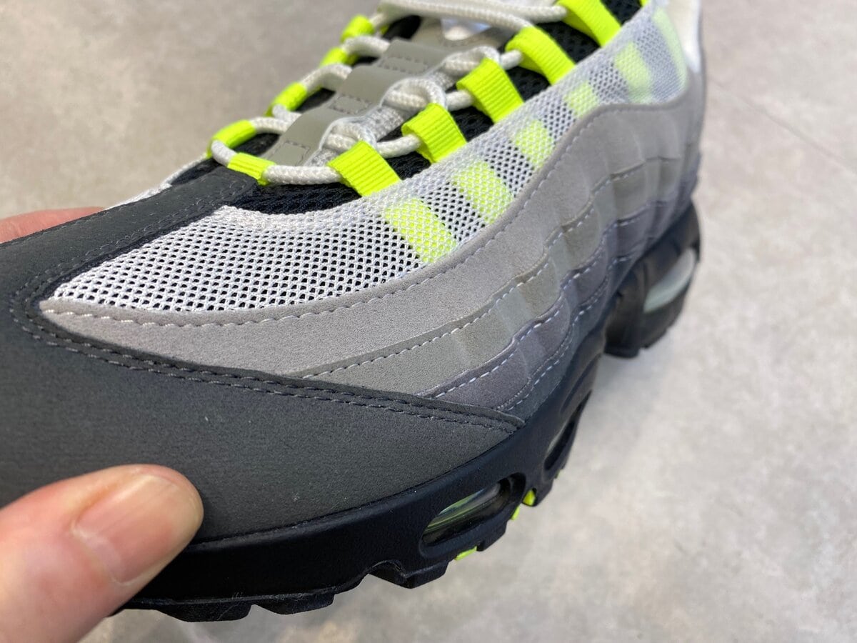 Nike(ナイキ)のエアマックス95 OG ビッグバブル "ネオンイエロー/イエローグラデ" (2025/2026)