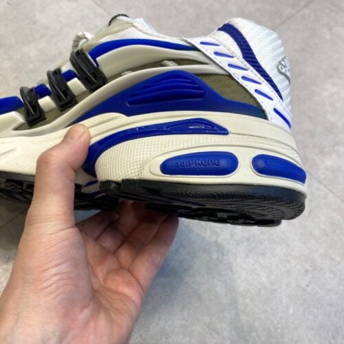 Pharrell Williams × adidas（ファレル・ウィリアムス × アディダス）のジェリーフィッシュ 