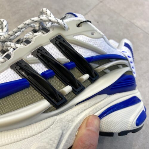 Pharrell Williams × adidas（ファレル・ウィリアムス × アディダス）のジェリーフィッシュ 