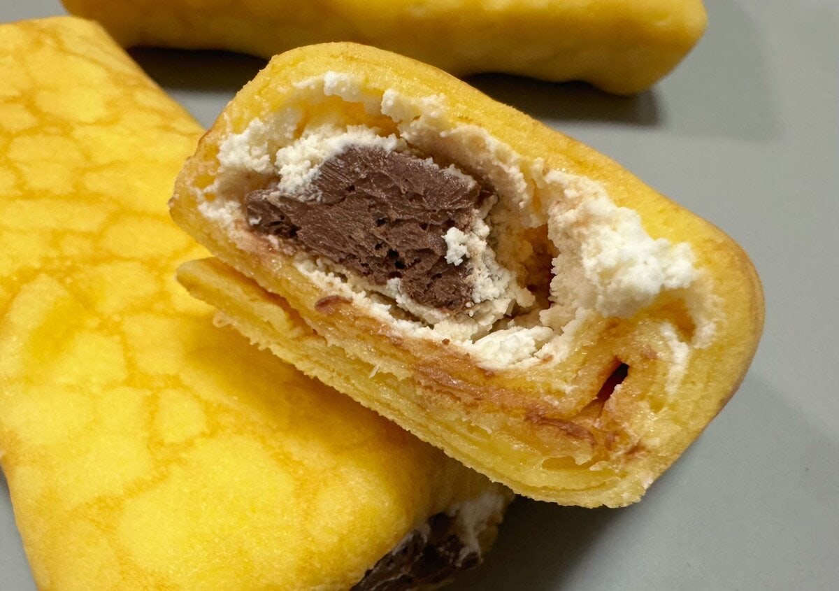 もちもち食感の薄いクレープの中には、なめらかで濃厚な生チョコレートと、コクのあるホイップクリームがぎっしり