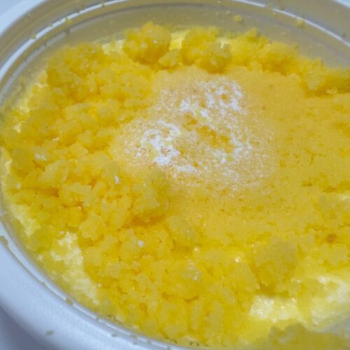 コクのあるチーズカスタードとふんわりチーズムースが織りなす“ふわとろ”な層は、贅沢に厚みを増してパワーアップ