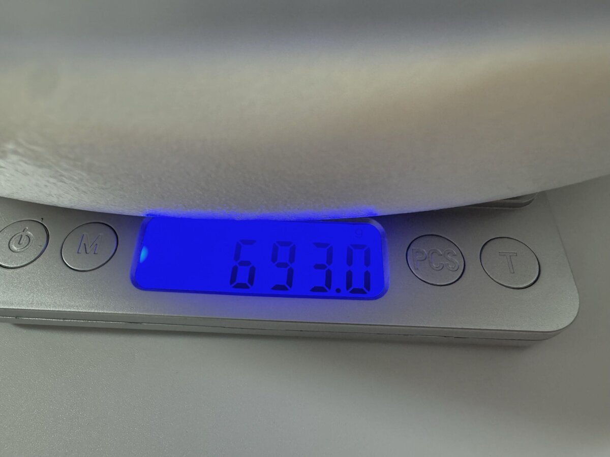 重さも693gと、豚ラーメンに負けず劣らずヘビー級