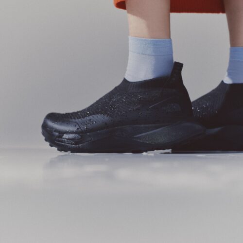 天候に左右されず、ミニマルなスタイルと防水透湿性を重視するエクスプローラーへ。