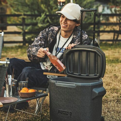 【コールマン】焚き火ギアが優秀すぎ…!難燃チェア&ハンズフリーライトで極上チルタイム