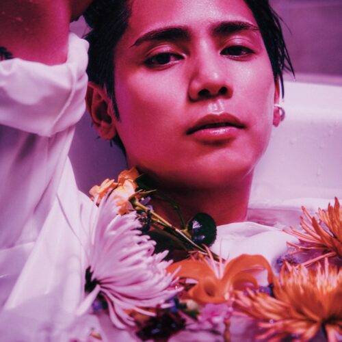 神谷健太1st写真集 光と影 未公開カット&インタビュー