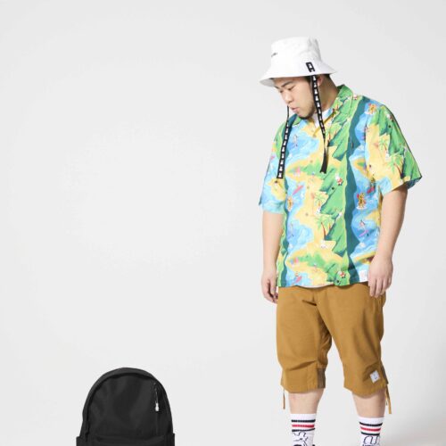 下北沢発のブランドCUNEとsmartが、初めてのコラボレーションして生まれたビッグパックパックと、モデルを務めた松井ケムリさん