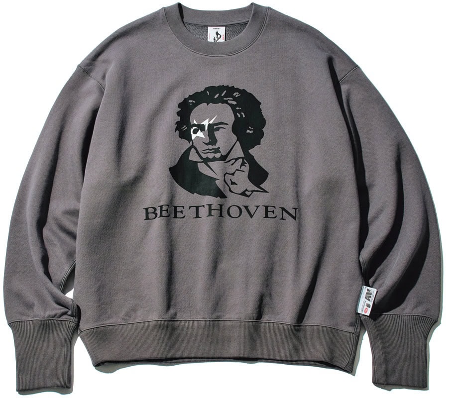 倉石一樹氏とA BATHING APE®の新コレクション/RELAXED FIT CREWNECK SWEATSHIRT