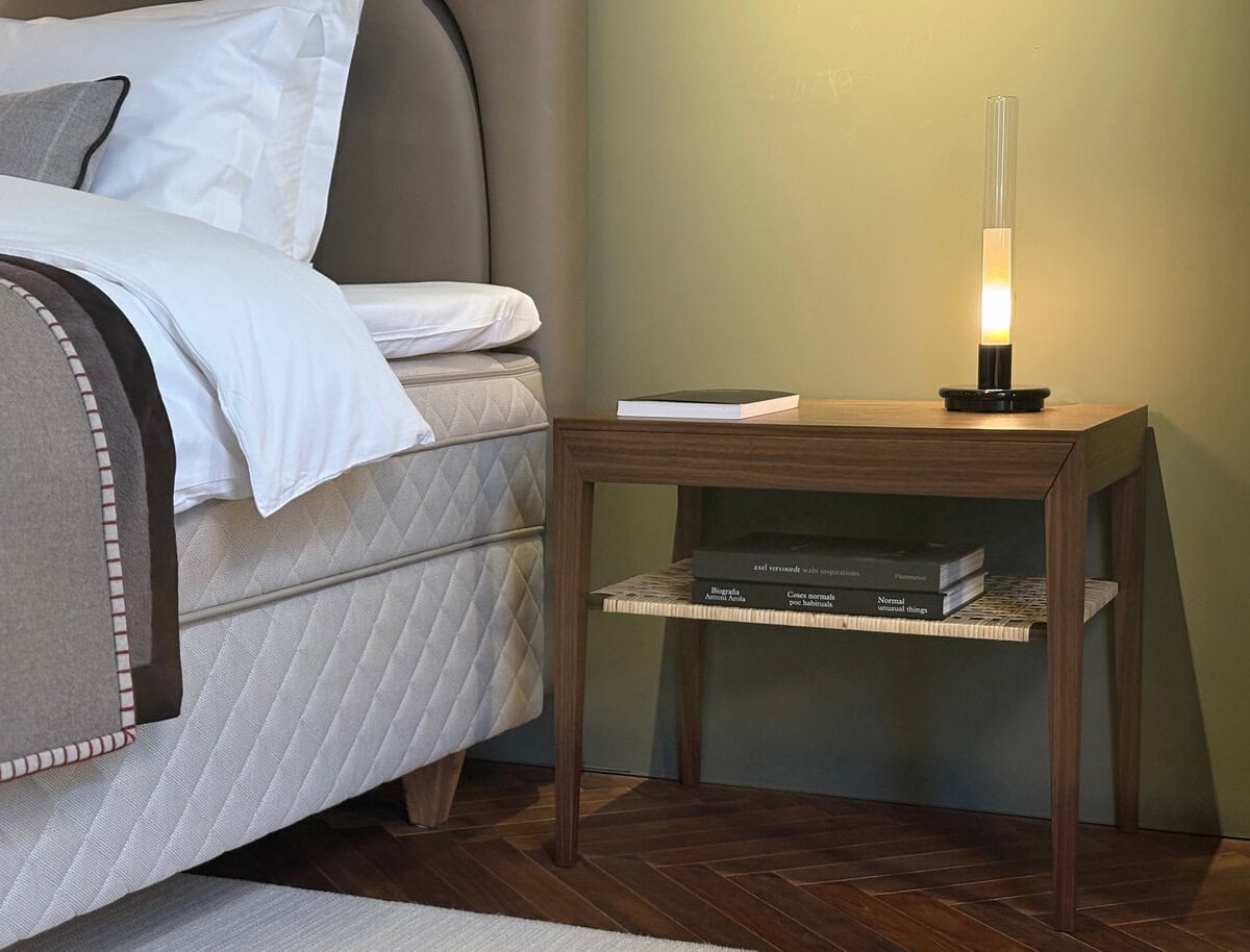 「“北欧っぽい”とは一線を画す」75年の時を経て蘇ったクラムチェアの、震えるほど美しい機能美