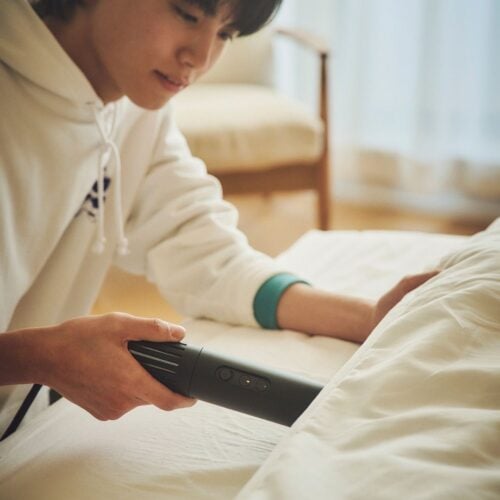 一人暮らしのベッドを“天国”に変えるふとん乾燥機を見っけ! カドー「FOEHN LITE」が2026年のQOLを爆上げする予感