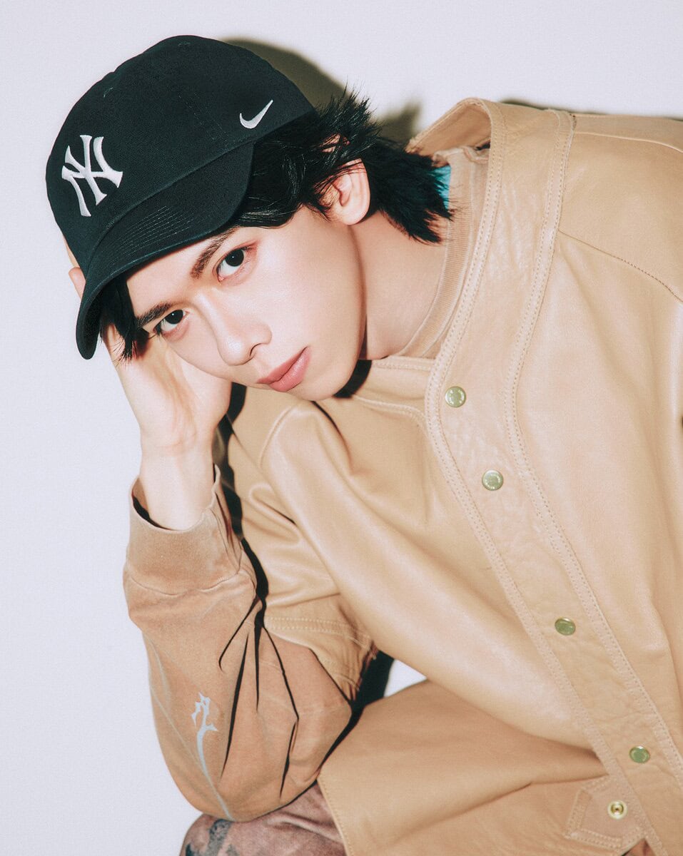 【超特急】ユーキ&リョウガが着こなす、日本初上陸のNIKE製MLBキャップ! 2026年春、ストリートの勢力図を塗り替える最強アイテム