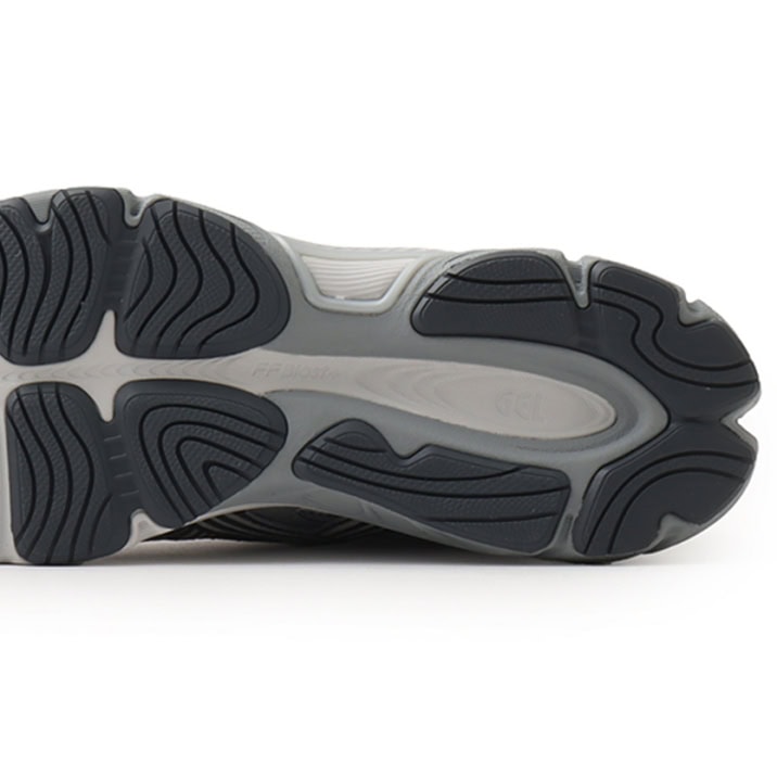 アシックス スポーツスタイルの「ゲル-エヌワイシー 2.0」¥20,900