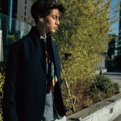 一枚で休日のきれいめカジュアルにも着回しできる『エディフィス×ミズノ』のジャケット