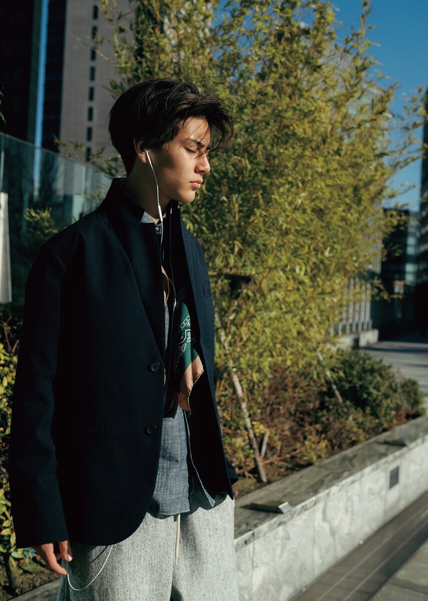 一枚で休日のきれいめカジュアルにも着回しできる『エディフィス×ミズノ』のジャケット