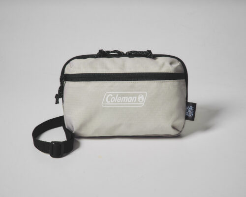 smart2026年6月号 Coleman（コールマン）
背面メッシュ＆キーフック付き
ショルダーバッグ 