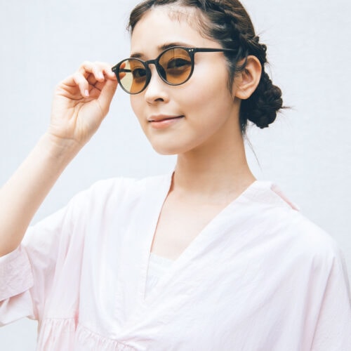 リンネル7月号増刊の付録は「「ムーミン」UVカット率99.9％＊リトルミイがかわいい！調光サングラス、ケース、眼鏡ふきセット：屋外では濃色に変化