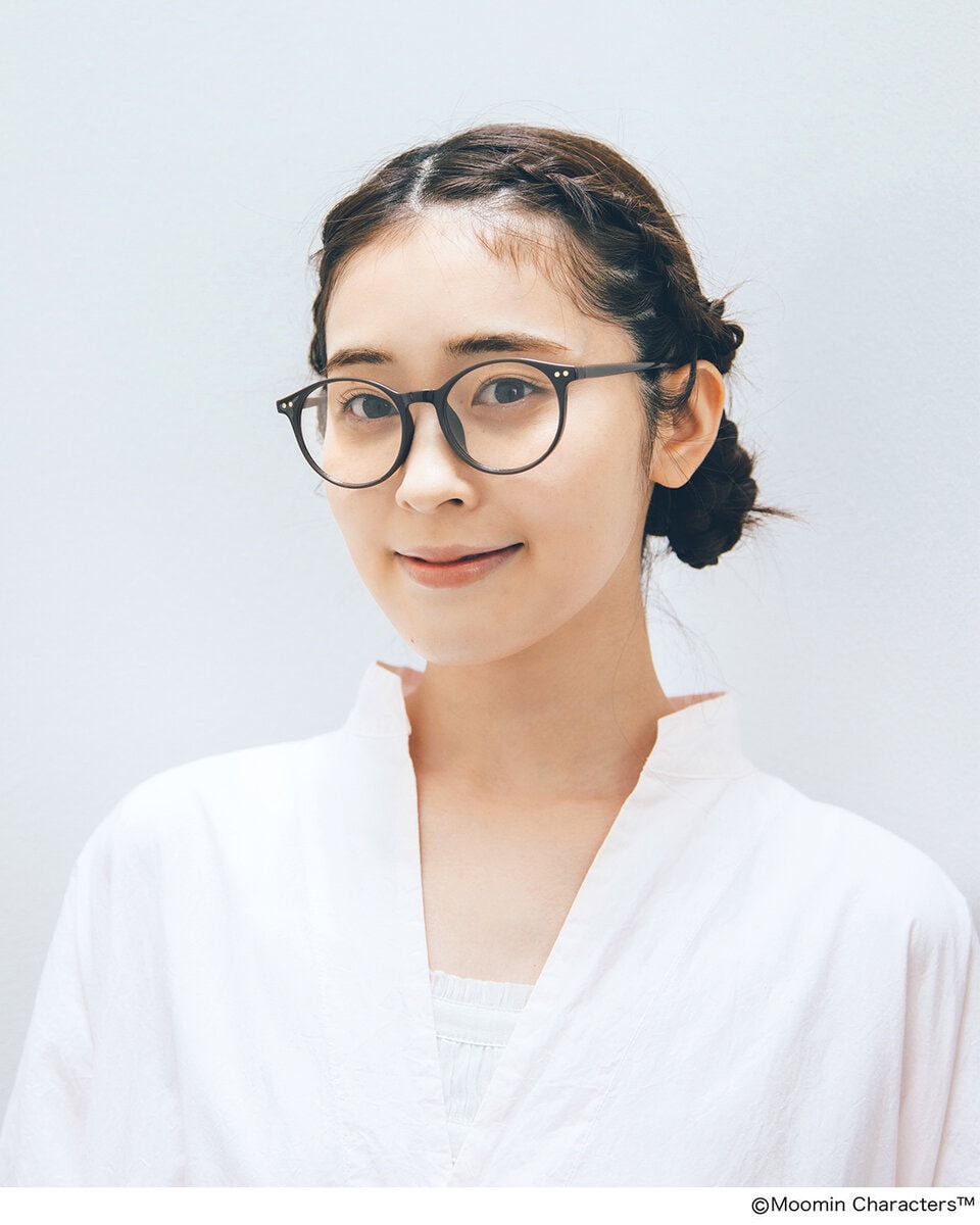 リンネル7月号増刊の付録は「「ムーミン」UVカット率99.9％＊リトルミイがかわいい！調光サングラス、ケース、眼鏡ふきセット：室内ではクリアレンズに