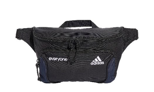加えて、アディダスのアーカイブのウエストバッグをベースにアップデートしたウエストバッグもラインアップする。
