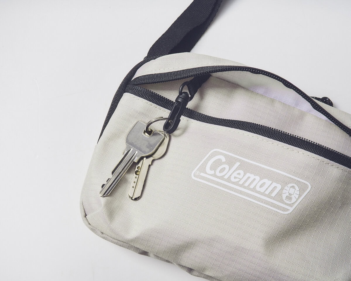 smart6月号特別付録 コールマンの背面メッシュ＆キーフック付きショルダーバッグ