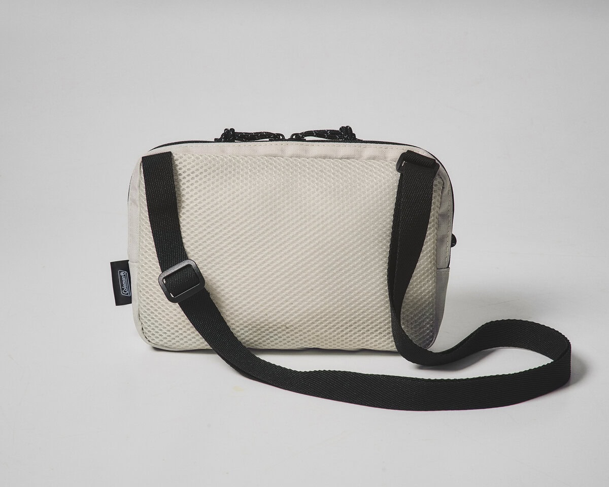 smart6月号特別付録 コールマンの背面メッシュ&キーフック付きショルダーバッグ