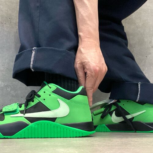 Travis Scott × Nike（トラヴィススコット × ナイキ）のジョーダン ジャンプマンジャック CJ1 T-Rexx 