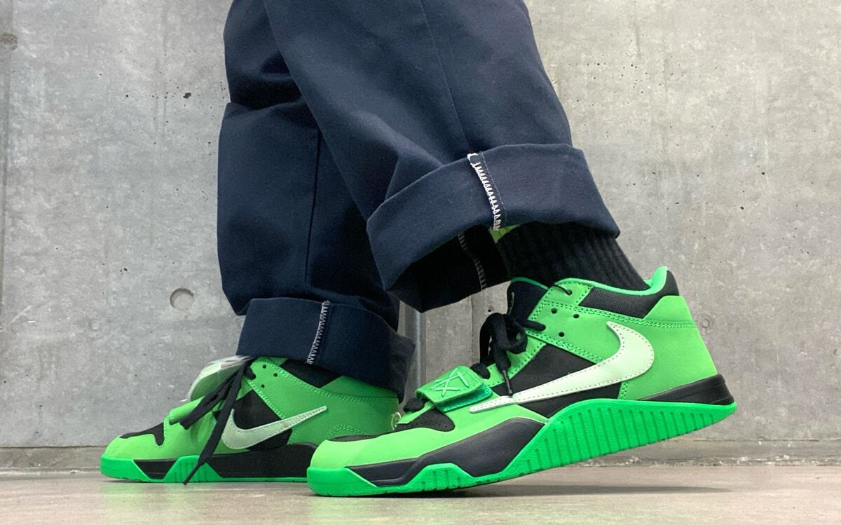 Travis Scott × Nike（トラヴィススコット × ナイキ）のジョーダン ジャンプマンジャック CJ1 T-Rexx 