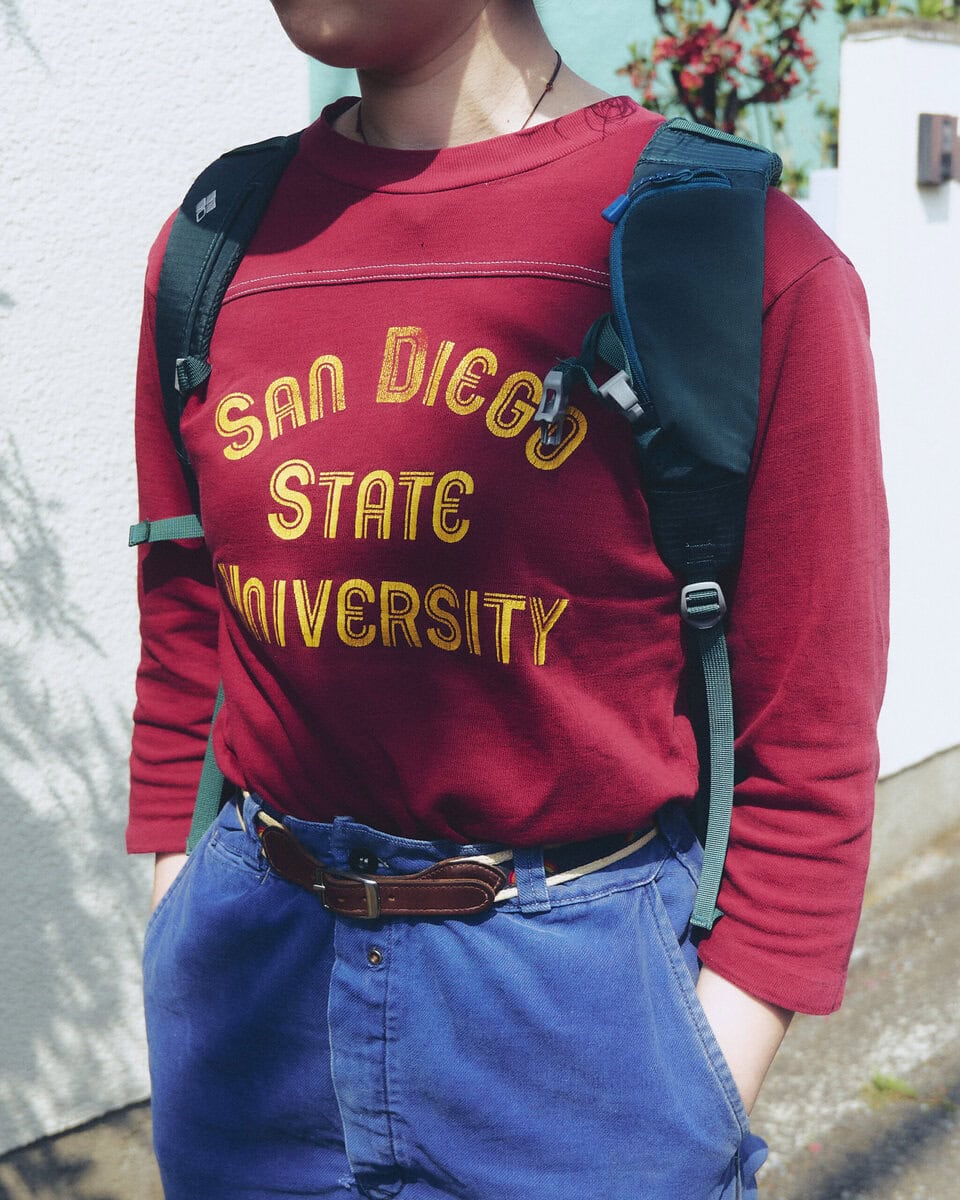 【20代スナップ】春は身軽な服装をしたい!つい気になる赤系のアイテムをメインに