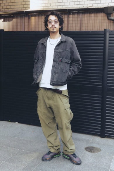 【30代スナップ】男っぽさをいい塩梅で中和するインナーの白ロンT