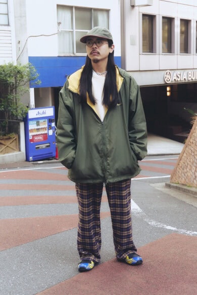 【スナップ】アイテムの組み合わせは“ダル着的”でも色選びは楽しくカラフルに