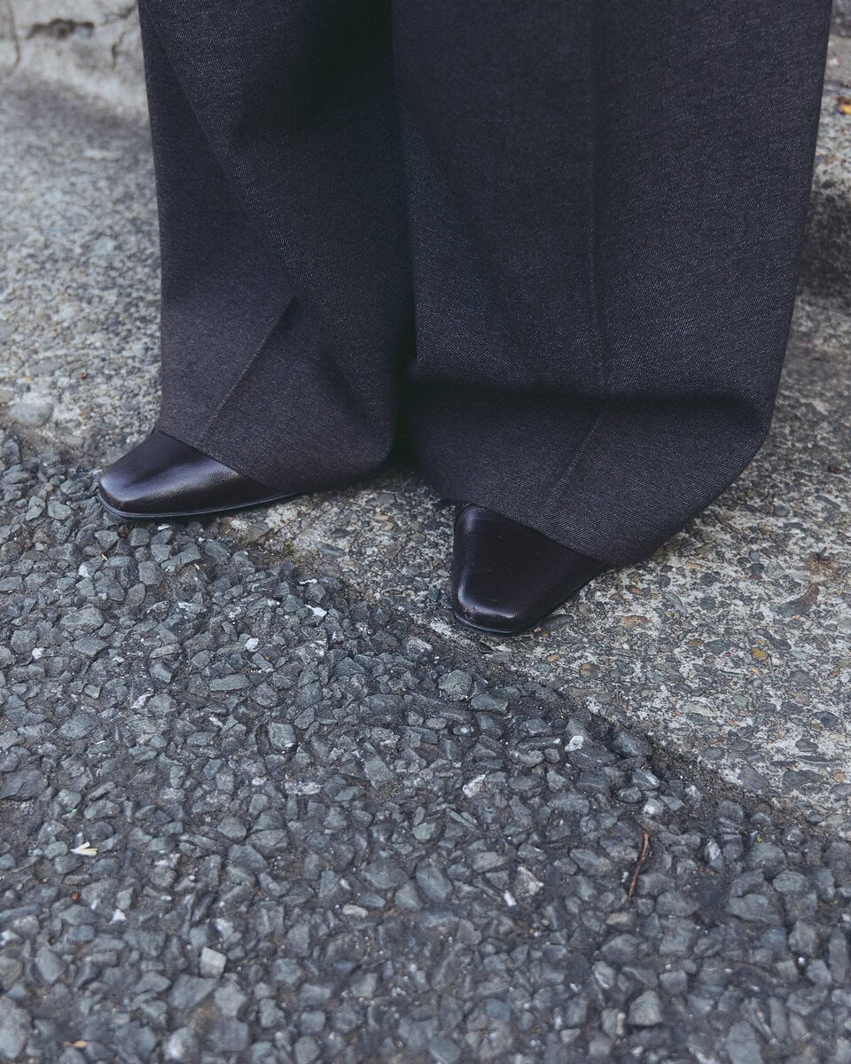 【スナップ】白のストレートシルエットを意識した“ベストサイジング”コーデ