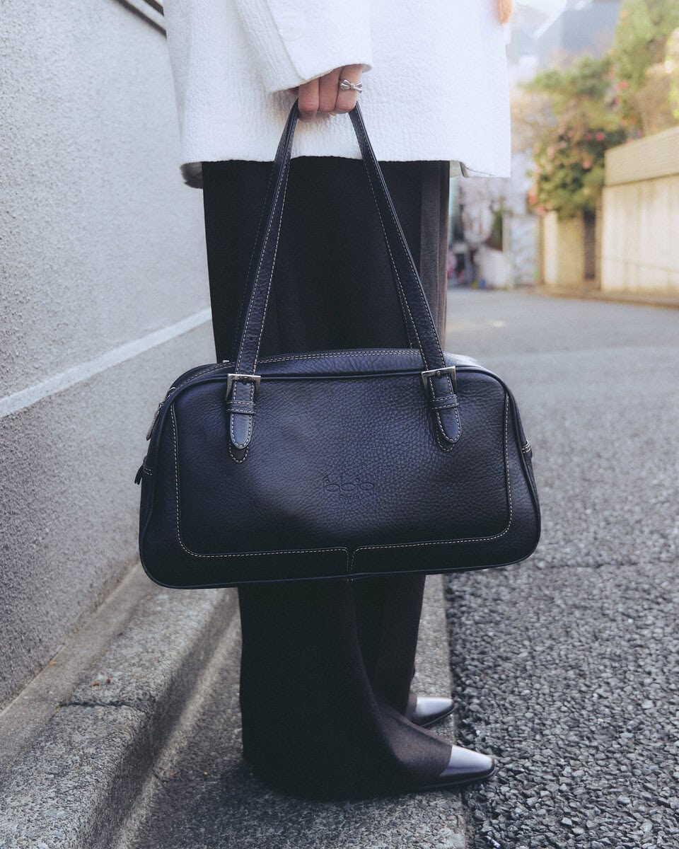 【スナップ】白のストレートシルエットを意識した“ベストサイジング”コーデ