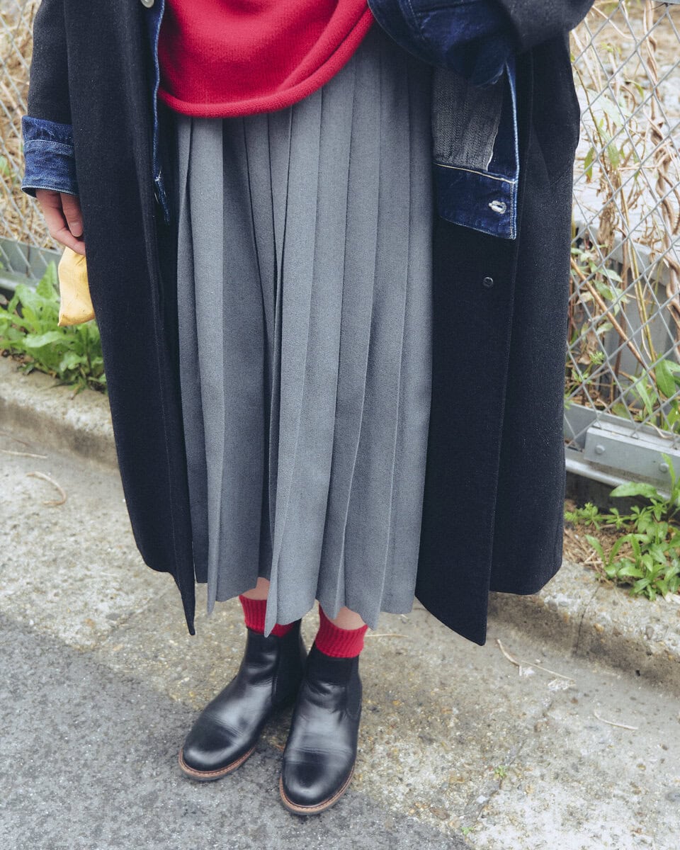 【20代スナップ】“なるべく傘をさしたくない”コーデのポイントはフードづかい？